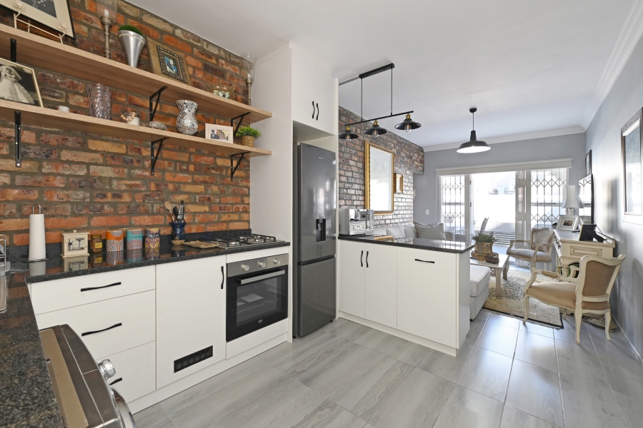 1 Bedroom Property for Sale in Oranjezicht Western Cape